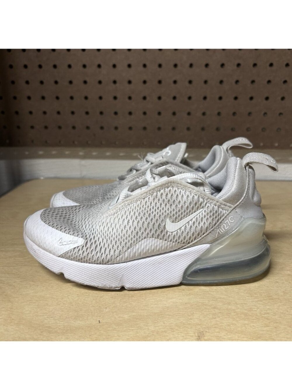 Nike Air Max 270 Boys Size 1.5Y Triple White Athletic Shoes Sneakers AO2372-103